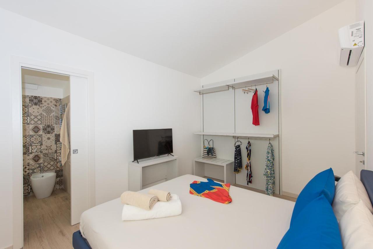 Loft Lungomare Vista Mare E Monti Apartment อาร์บาตักซ์ ภายนอก รูปภาพ