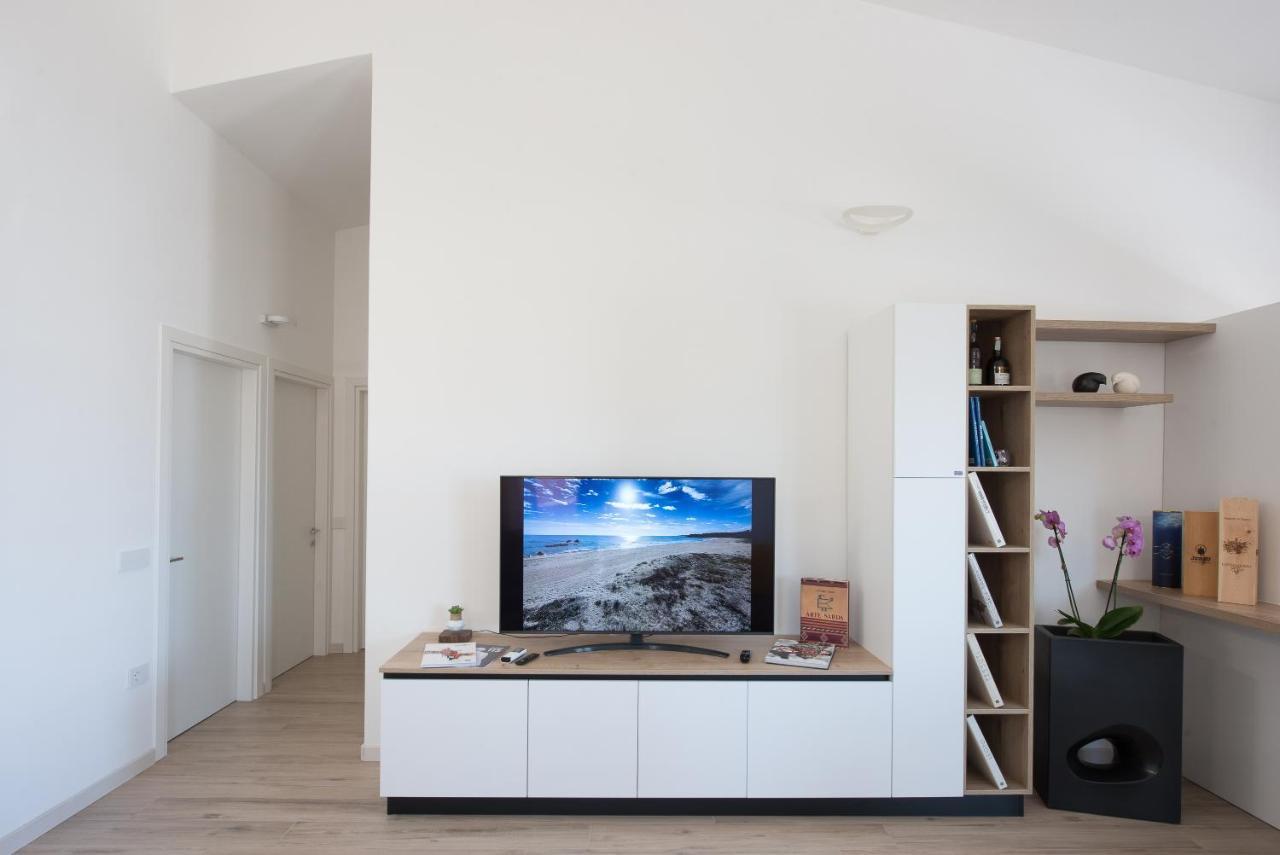 Loft Lungomare Vista Mare E Monti Apartment อาร์บาตักซ์ ภายนอก รูปภาพ